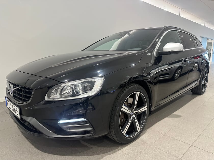 Bild 1 av Volvo V60 D5 AWD Twin Engine Classic R-Design / Navigation / Sensorer Bak/Fram / Dragkrok /