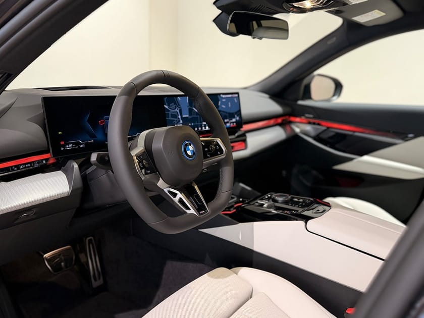 Bild 5 av BMW 530e xDrive Touring xDrive, Driving Plus, Parking Plus, Harman Kardon, 20"