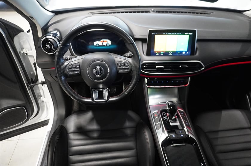 Bild 2 av MG EHS PHEV Luxury Panorama