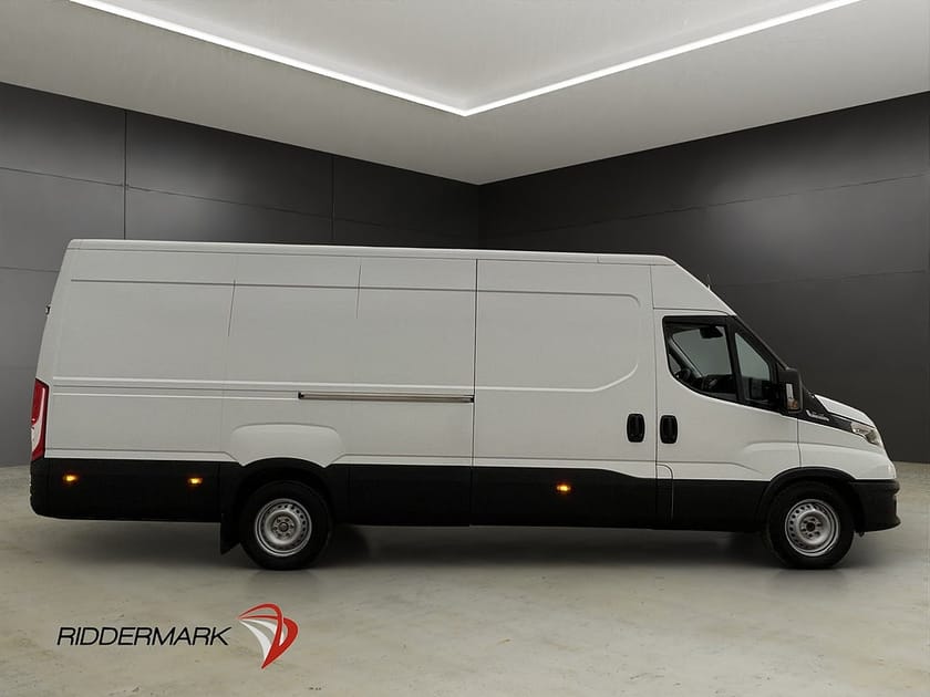 Bild 2 av Iveco Daily 35-140 Van 35 L4H2 FLYTTBIL Värm PDC 3-Sit Farthållare Moms