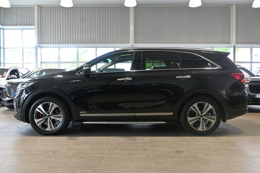 Bild 2 av Kia Sorento 2.2 CRDi AWD GT-Line 7-sits Drag Pano H/K