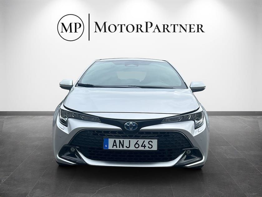Bild 2 av Toyota Corolla Hybrid e-CVT Active Plus Kamera Cockpit 140hk