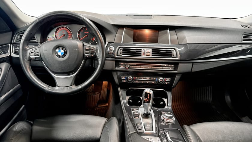 Bild 4 av BMW 520d xDrive Touring Läder PDC Rattvärme