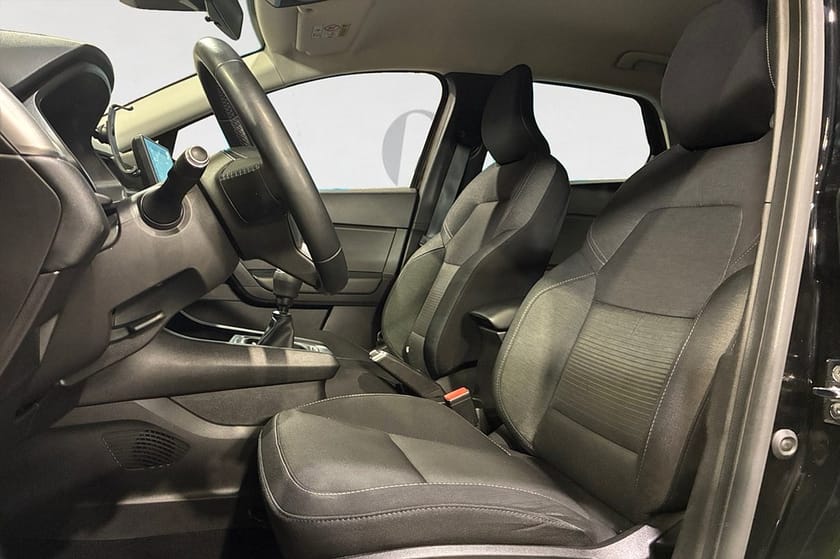 Bild 3 av Renault Captur 1.0 TCe 91 HK B-KAMERA PDC 822KR/ÅR 0.47L/MIL 9600MIL