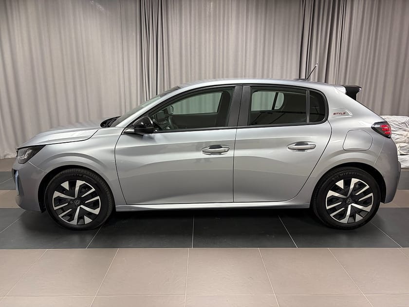 Bild 2 av Peugeot 208 HYBRID 100 STYLE AUT Inkl. Vinterhjul