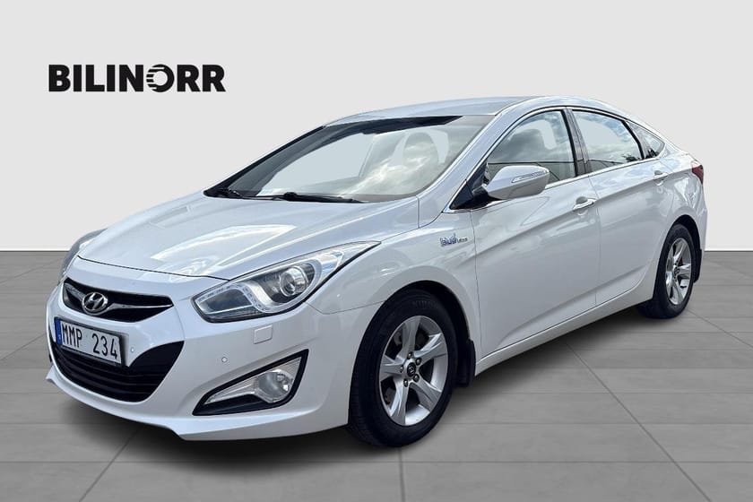 Bild 1 av Hyundai i40 I40/El-stolar/V-däck/MoK/Keyless/Vitmetallic/Reservhjul