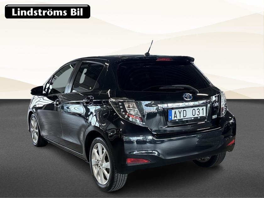 Bild 3 av Toyota Yaris Hybrid 1.5 Style Sommar/Vinterhjul