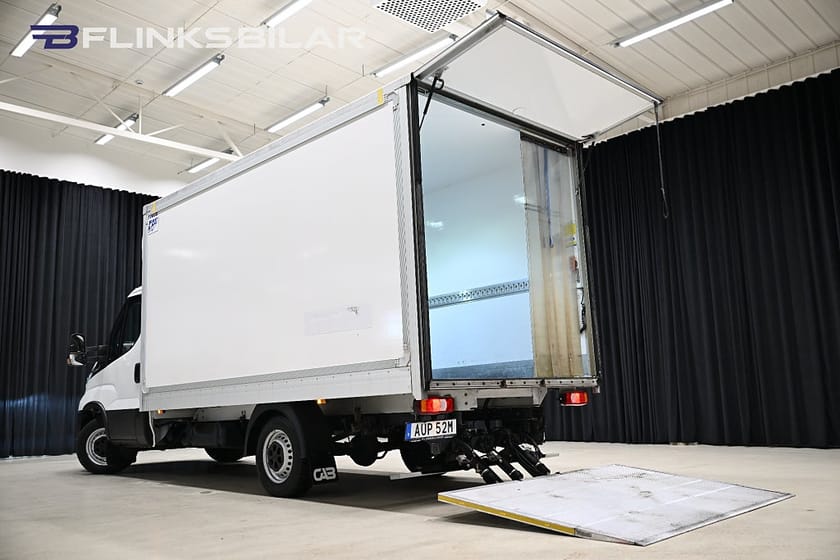 Bild 5 av Iveco Daily 35-160 Chassi Cab 156HK Automat|Volymskåp|BGLyft|Sidodörr|Lågmil|LED|Moms
