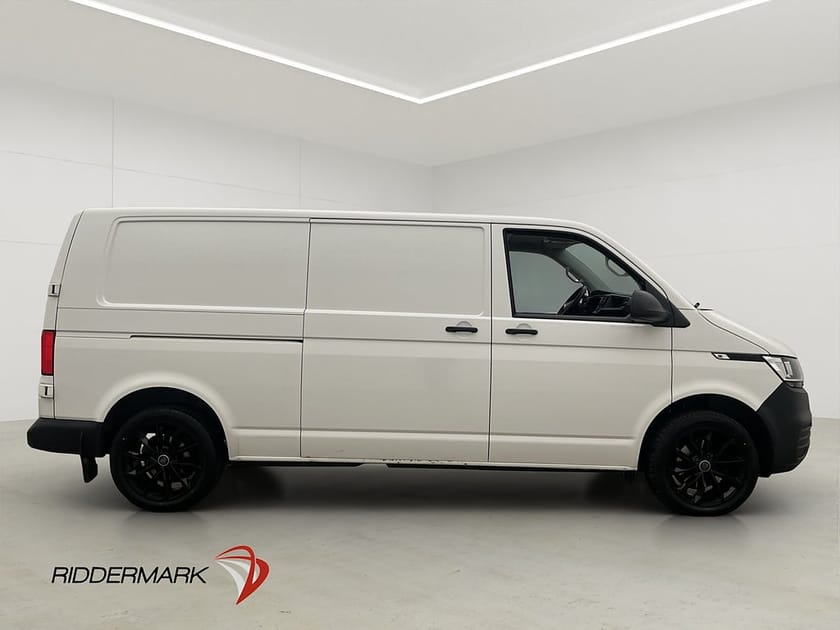 Bild 2 av Volkswagen Transporter L2 Värmare Drag B-Kamera CARPLAY Moms