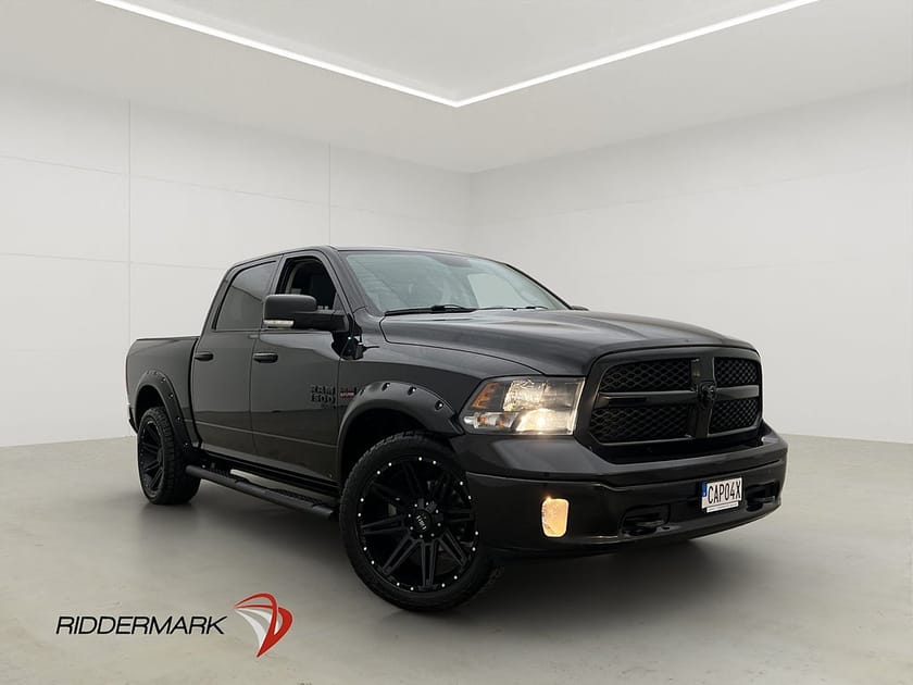 Bild 3 av RAM 1500 Crew Cab Dodge Classic Night 5.7 4x4 Taklucka Alpine Moms