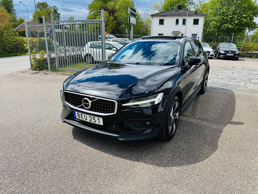 Bild 2 av Volvo V60 Cross Country D4 190HK AWD AUTOMAT / PANORAMA / DRAG / VÄRMARE