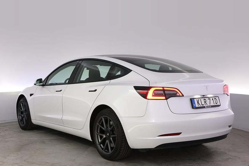 Bild 4 av Tesla Model 3 Long Range AWD Refresh Autopilot Panorama