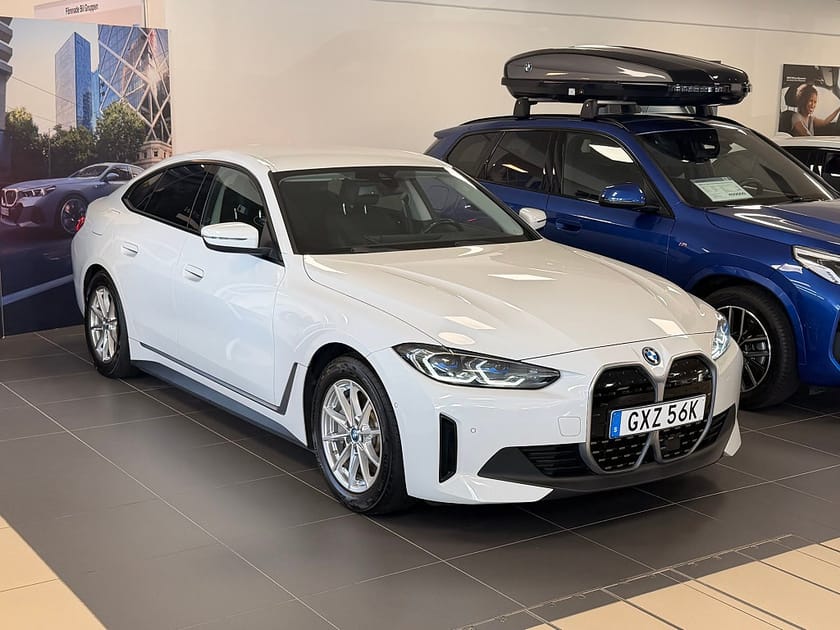 Bild 3 av BMW i4 eDrive40 Gran Coupé Rattvärme Adaptiv farthållare Drag