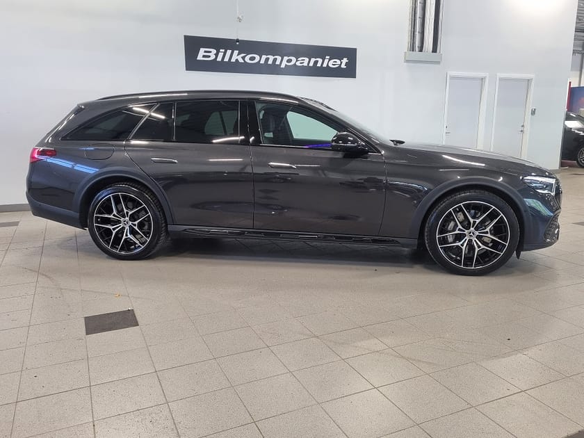 Bild 2 av Mercedes-Benz E 300 de 4MATIC All-Terrain Premium, Head-up, Superscreen