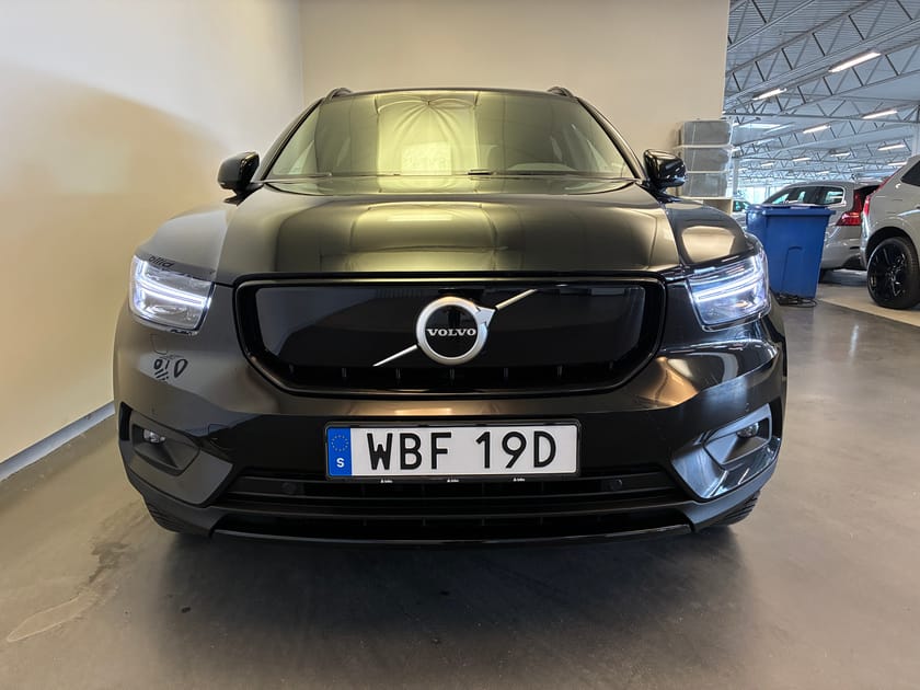 Bild 2 av Volvo XC40 Recharge Plus / Keyless / BLIS / Navigation / Backkamera /