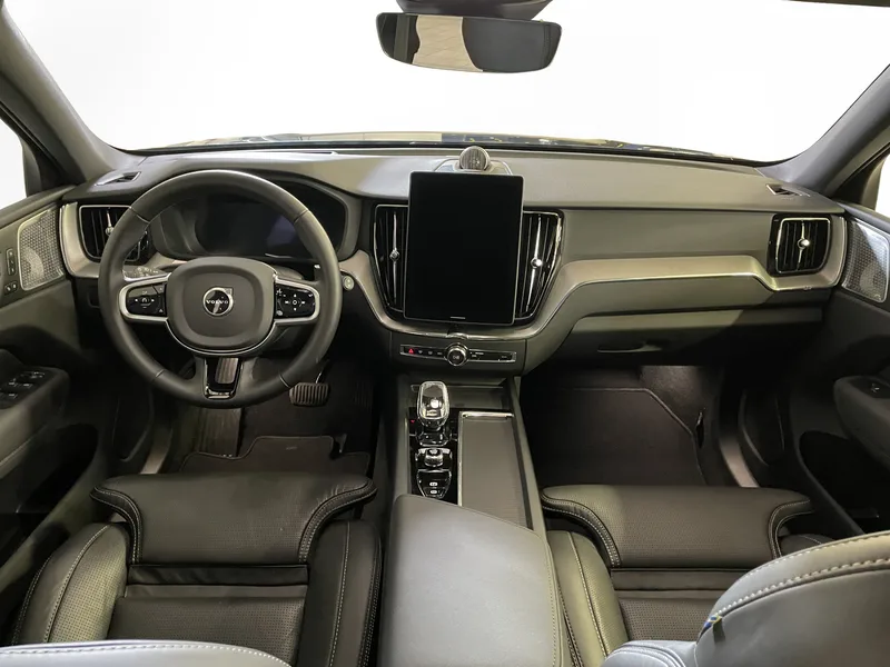 Bild 14 av 17 – Volvo XC60 T8 Plus Black Nordic Edition Plus Nordic Edition