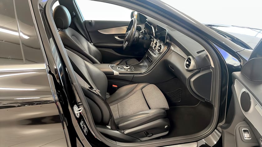 Bild 3 av Mercedes-Benz C 220 T d 4MATIC Avantgarde / Drag / Kamera / CarPlay