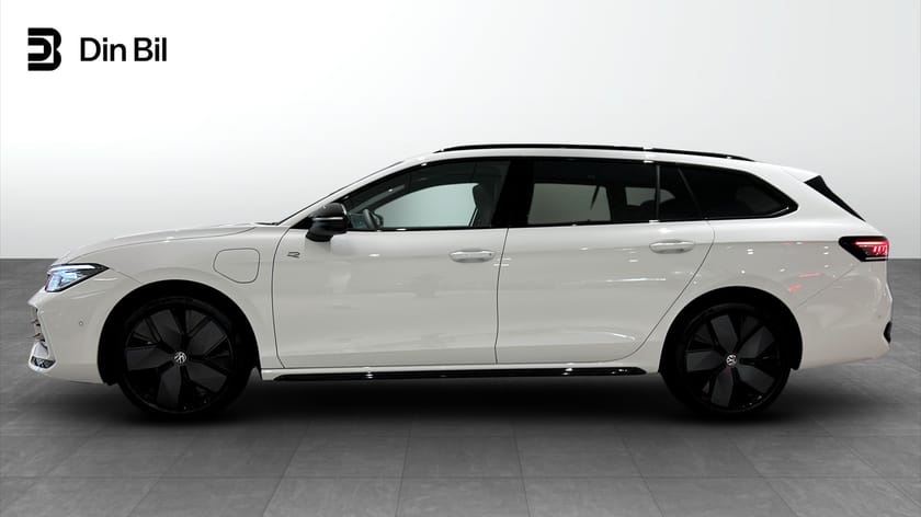 Bild 2 av Volkswagen Passat Variant eHybrid R-Line SWE Edition 272 HK DSG