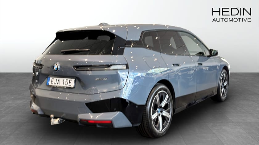 Bild 2 av BMW iX xDrive40 40 xDrive Luftfjädring, Sportpaket, Laser