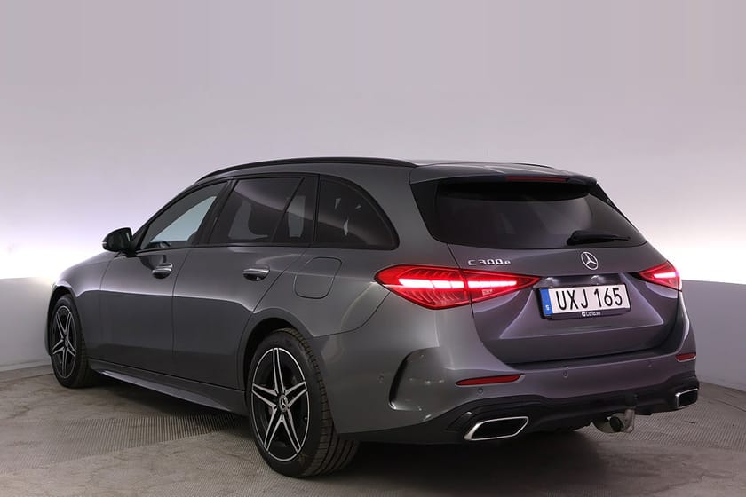 Bild 4 av Mercedes-Benz C 300 T e AMG Pano Burmester Elstol BSM Drag