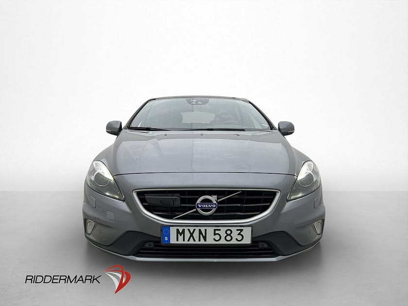 Bild 2 av Volvo V40 D3 150hk R-Design Panorama Skinn Värmare Kamera