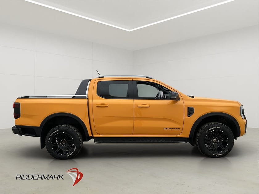 Bild 2 av Ford Ranger Dubbelhytt Wildtrak e-4WD Cockpit Värmare Drag CARPLAY MOMS