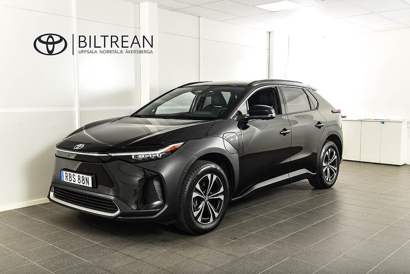 Bild 1 av Toyota bZ4X 71.4 kWh AWD Executive 360° Carplay Navi Rattvärme MOMS