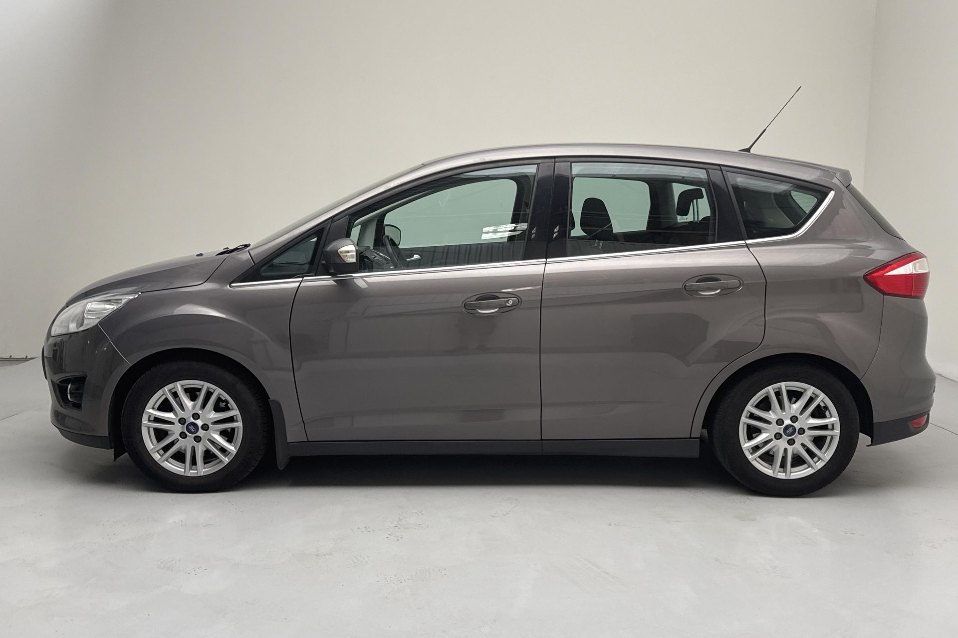 Ford C-Max 2.0 TDCi Powershift 2015, kuva 2/10