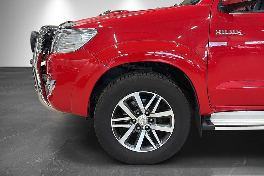 Bild 2 av Toyota Hilux Dubbelhytt 3.0 D-4D 171hk 4x4 Automat Kåpa M-värm Extraljus Drag