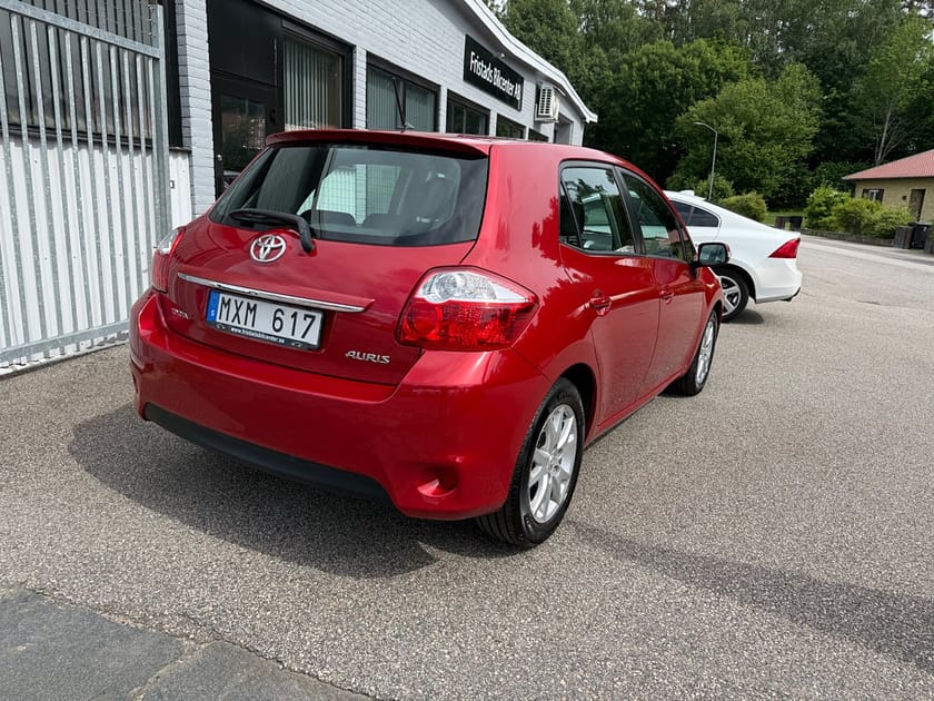 Bild 3 av Toyota Auris 1.6 132HK PLUS 5-D / AUTOMAT / VÄRMARE