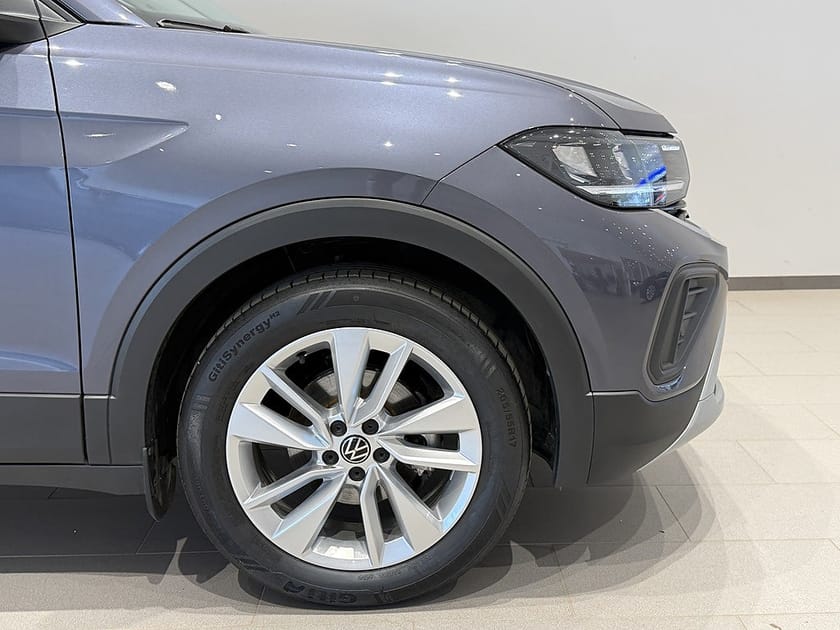 Bild 4 av Volkswagen T-Cross LIFE 1.0 TSI 95HK Backkamera Keyless