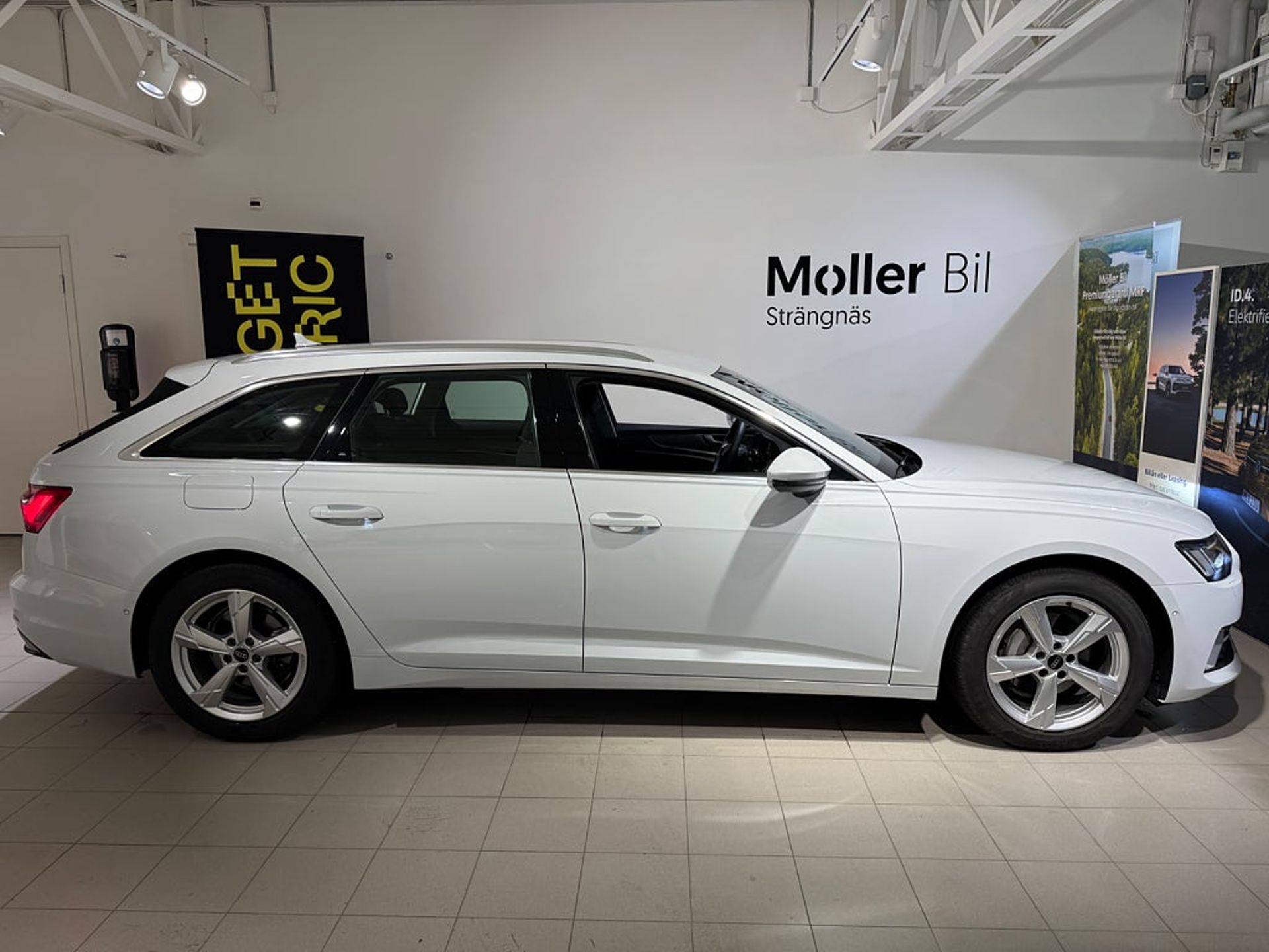 Audi A6 2025, bild 2/10