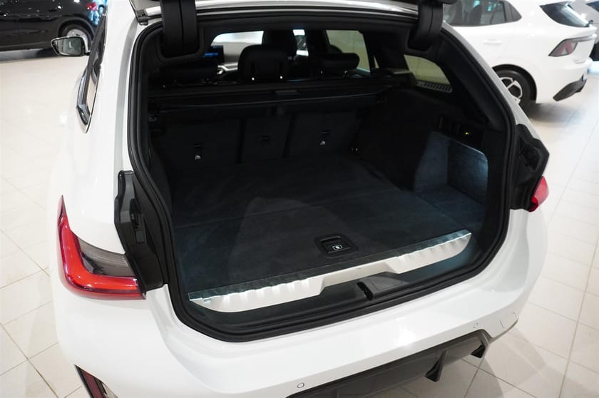 Bild 5 av BMW 330e xDrive Touring M-Sport Drag HiFi