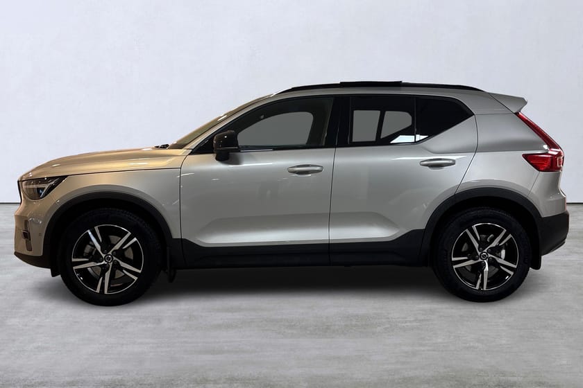 Bild 2 av Volvo XC40 B3 FWD Bensin Plus Dark