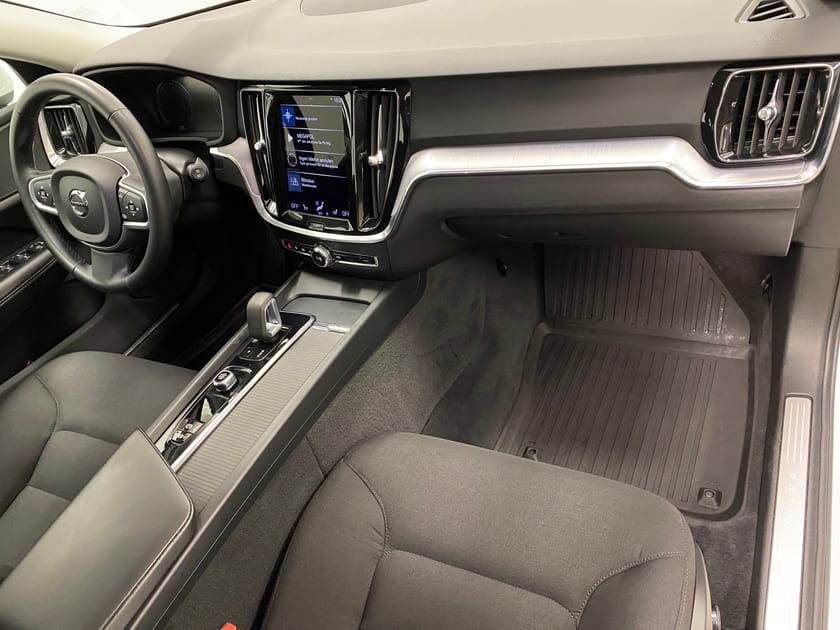 Bild 2 av Volvo V60 B4 Bensin Mom Adv Navi Pro Edition