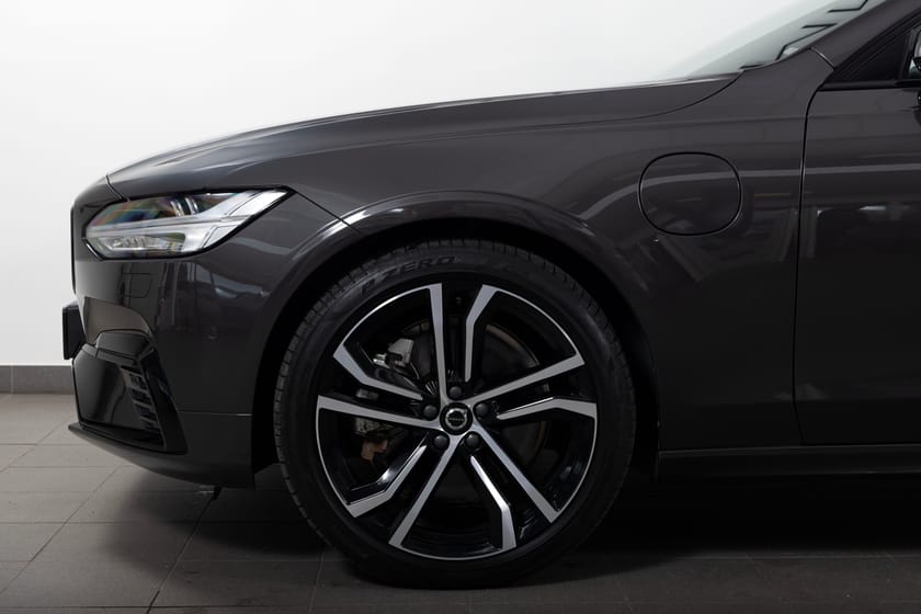 Bild 4 av Volvo V90 Recharge T6 AWD Geartronic 350hk 20"/360/Drag/Pano/Orrefors