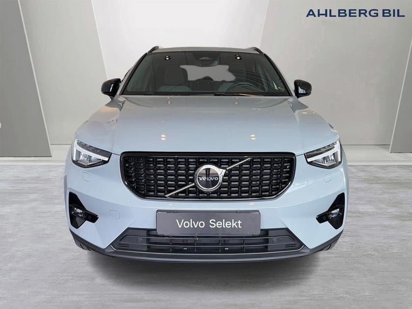 Bild 5 av Volvo XC40 B3 FWD Bensin Plus Dark. Backkamera, Navi, Adaptiv farthållare,  Programmerbar bränslevärm,  Rattvärme