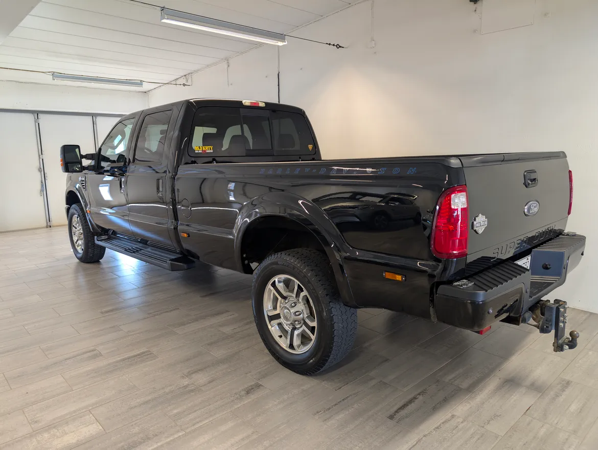 Ford F-350 Crew Cab