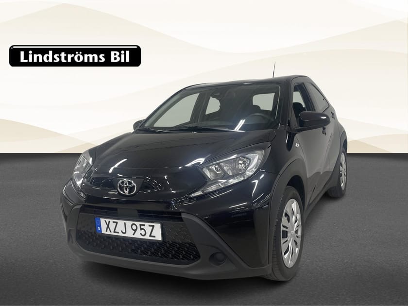 Bild 1 av Toyota Aygo X 1.0 M5 PLAY VINTERHJUL