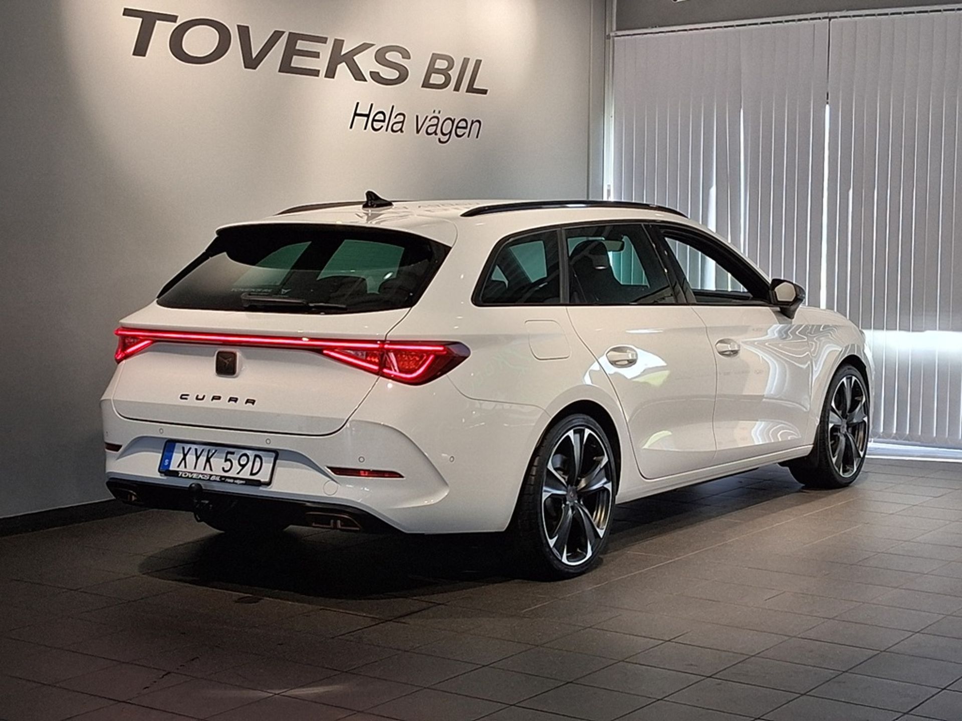 Cupra Leon 1.4 e-HYBRID 2024, kuva 4/10