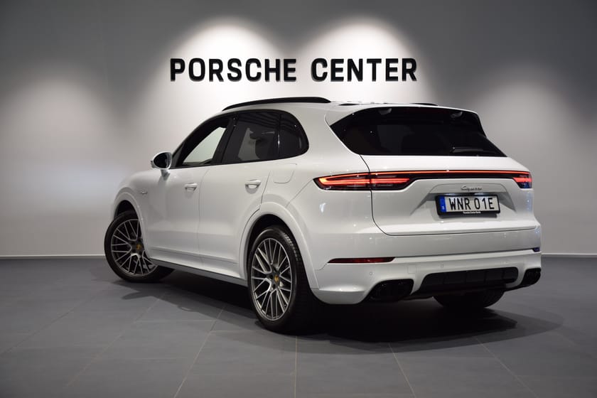 Bild 4 av Porsche Cayenne E-Hybrid Platinum Edition / INKOMMANDE