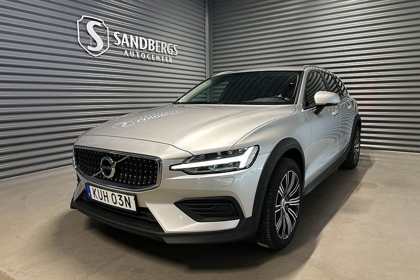 Bild 1 av Volvo V60 Cross Country D4 AWD Geartronic Momentum Värmare Navi Euro 6