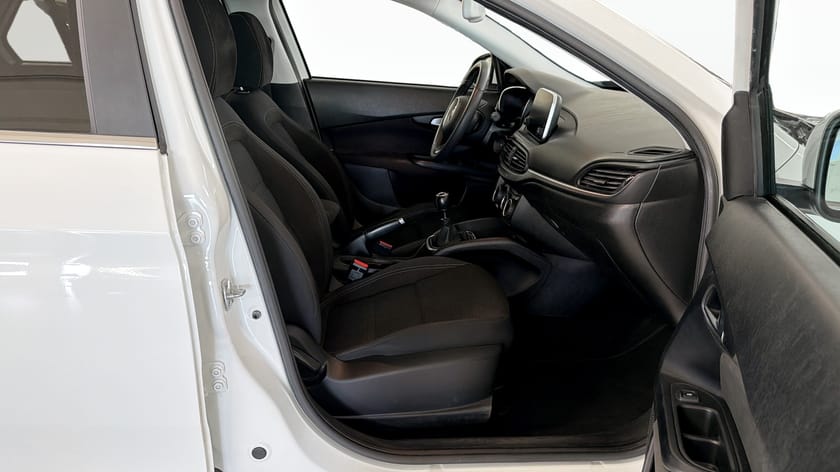 Bild 3 av Fiat Tipo Kombi 1.4 FIRE T-JET 120Hk / Kamera / Adaptiv Fart