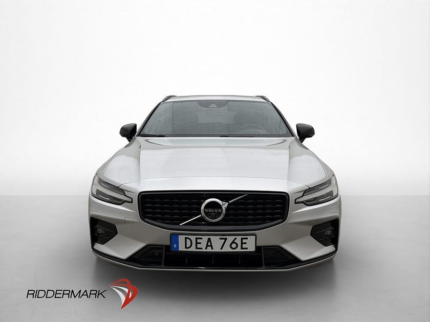 Bild 2 av Volvo V60 B4 R-Design Värmare Pano H/K 360° Drag Head-Up