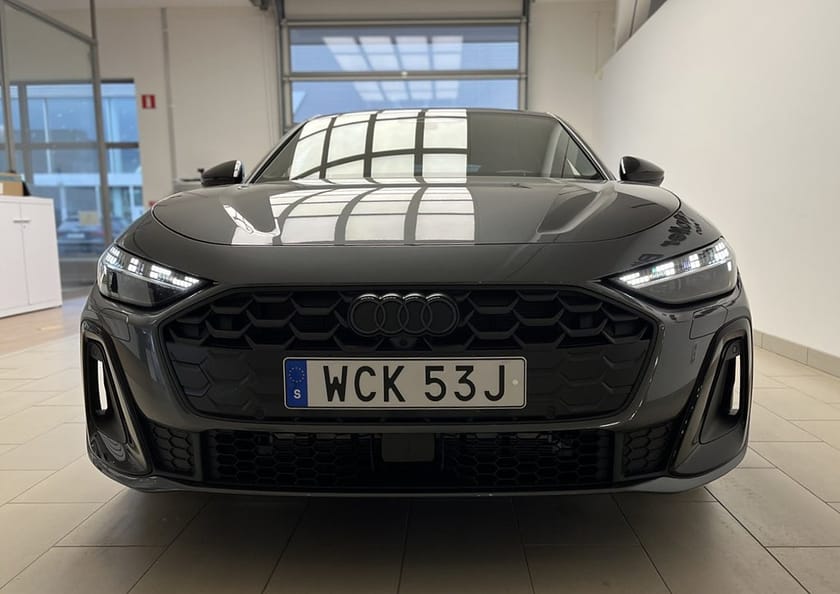 Bild 2 av Audi A5 Sedan e-hybrid quattro S Tronic S Line 367hk Tech Plus