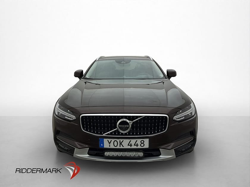Bild 2 av Volvo V90 Cross Country D5 AWD 235hk Pro BLIS HuD Drag B&W