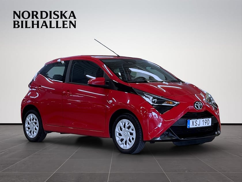 Bild 1 av Toyota Aygo 5-dörrar 1.0 VVT-i X-PLAY Apple Car Värmare Backkamera