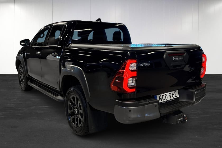 Bild 4 av Toyota Hilux Dubbelhytt 2.8 4WD D-Cab | Invincible | Drag | 360 | Navi | JBL |
