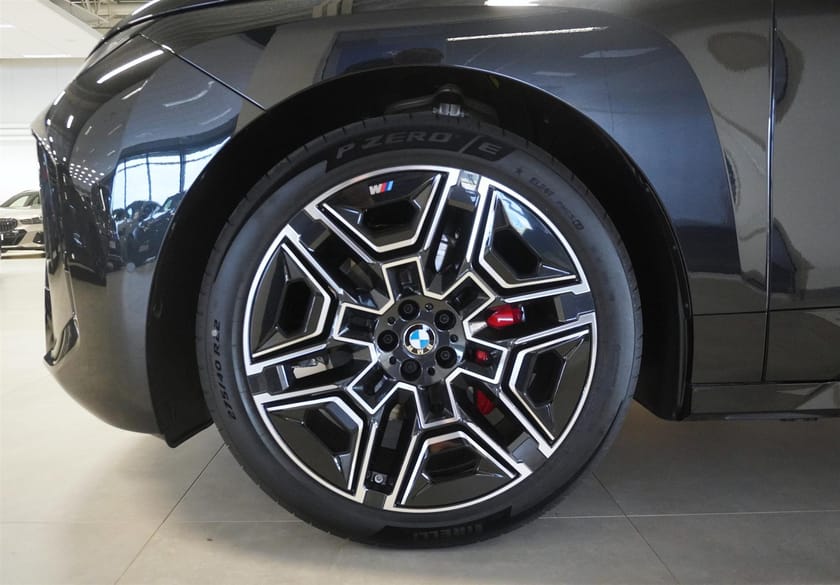 Bild 3 av BMW iX xDrive60 Charged M Sport Pro Ed Drag DA H K