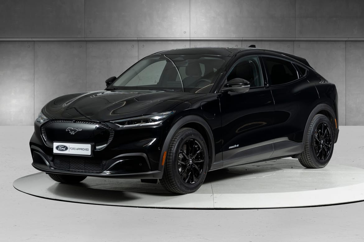 Ford Mustang Mach-E Standard Range 2023